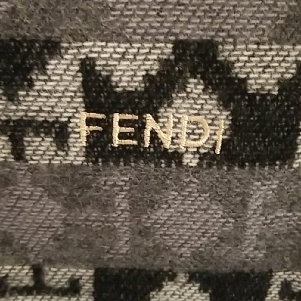 Fendi Patterned Winter Scarf - Picture 2 of 5